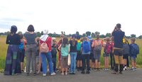 Naturerlebnisunterricht mit einer Grundschulklasse in den Ahsewiesen (ABU)